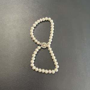 Vintage Double-Strand Faux Pearl Bracelet with Rhinestone Clasp (4 music stones